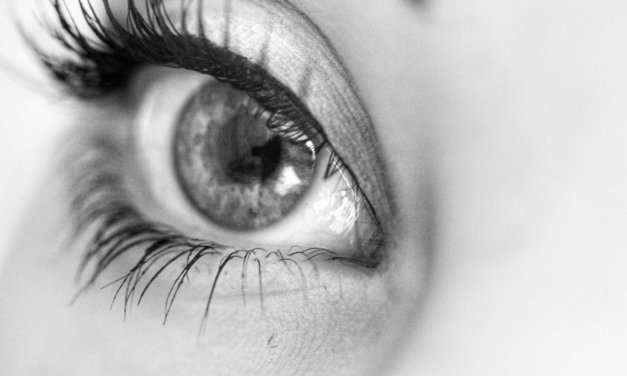 Grow your Party Lashes with this Double Lash Serum