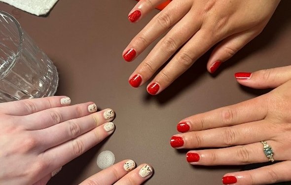 Festive Mani Press Pop Up