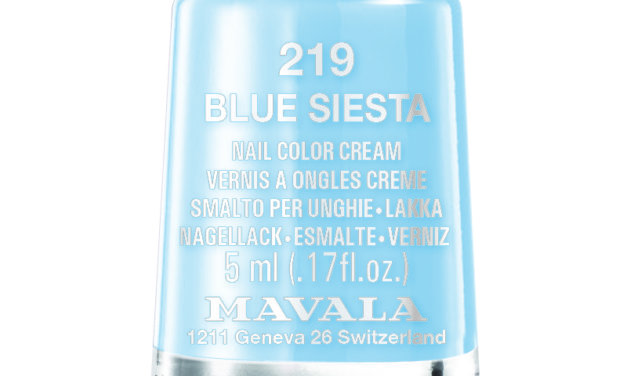 Achieve Blueberry Milk Nail Trend!